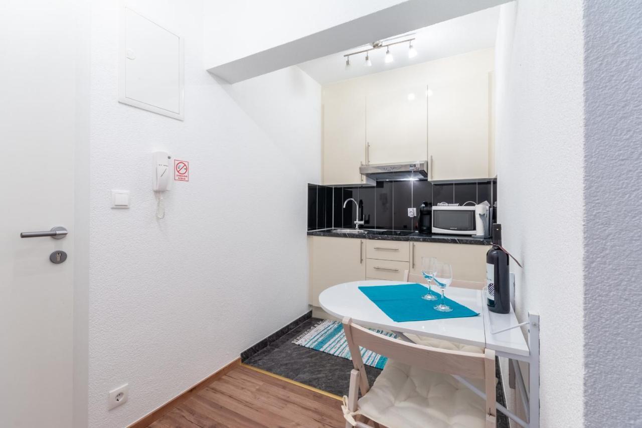 Family Friendly Apartments With A Swimming Pool Stanici, Omis - 18676 Buitenkant foto