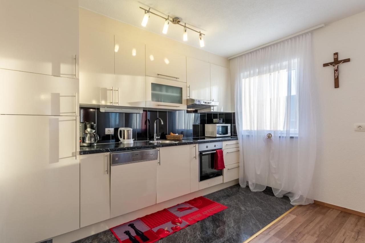 Family Friendly Apartments With A Swimming Pool Stanici, Omis - 18676 Buitenkant foto